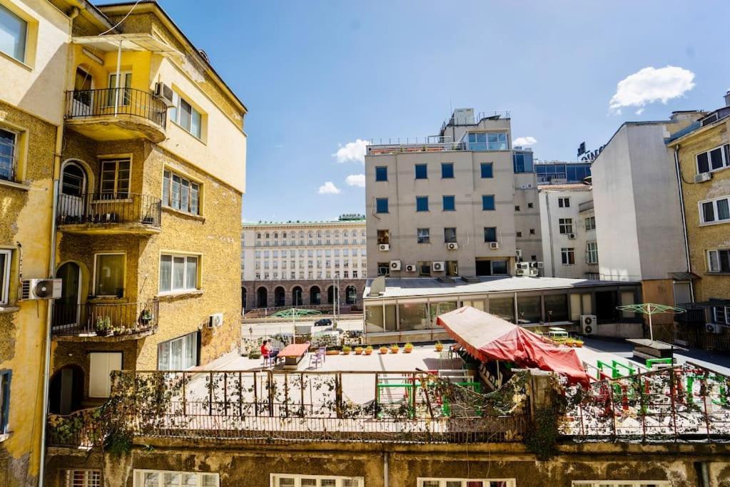 Cozy 2-bedroom Flat In The Very Center Of Apartment