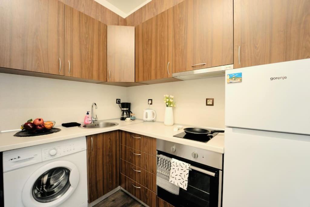 Cozy 2-bedroom Flat In The Very Center Of *